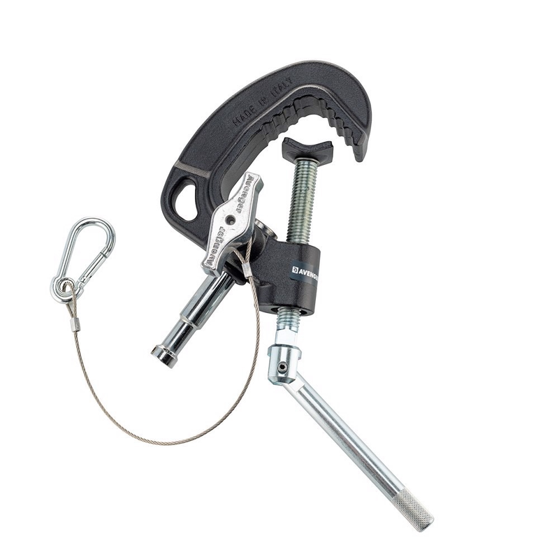 Avenger C210 Baby Pipe Clamp w/ Tommy